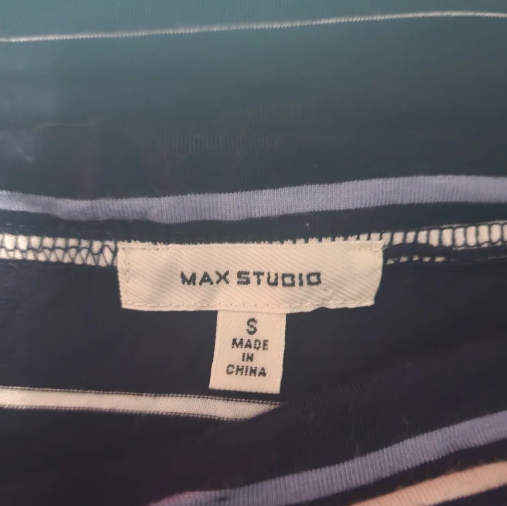 Max Studio size S shirt - Picture 2 of 2
